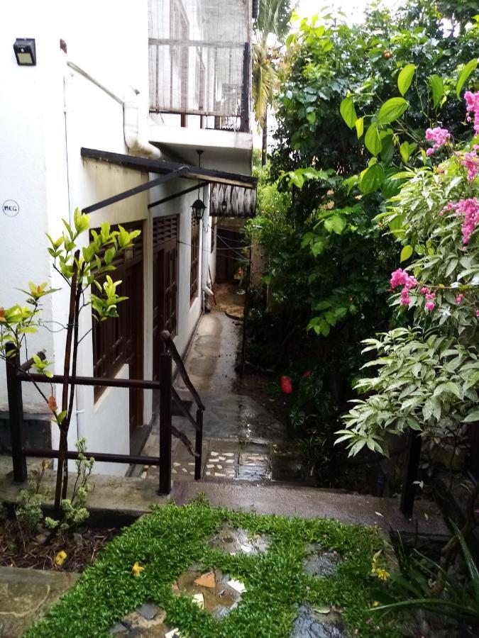 Sunny Side 89 Hotel Galle Buitenkant foto