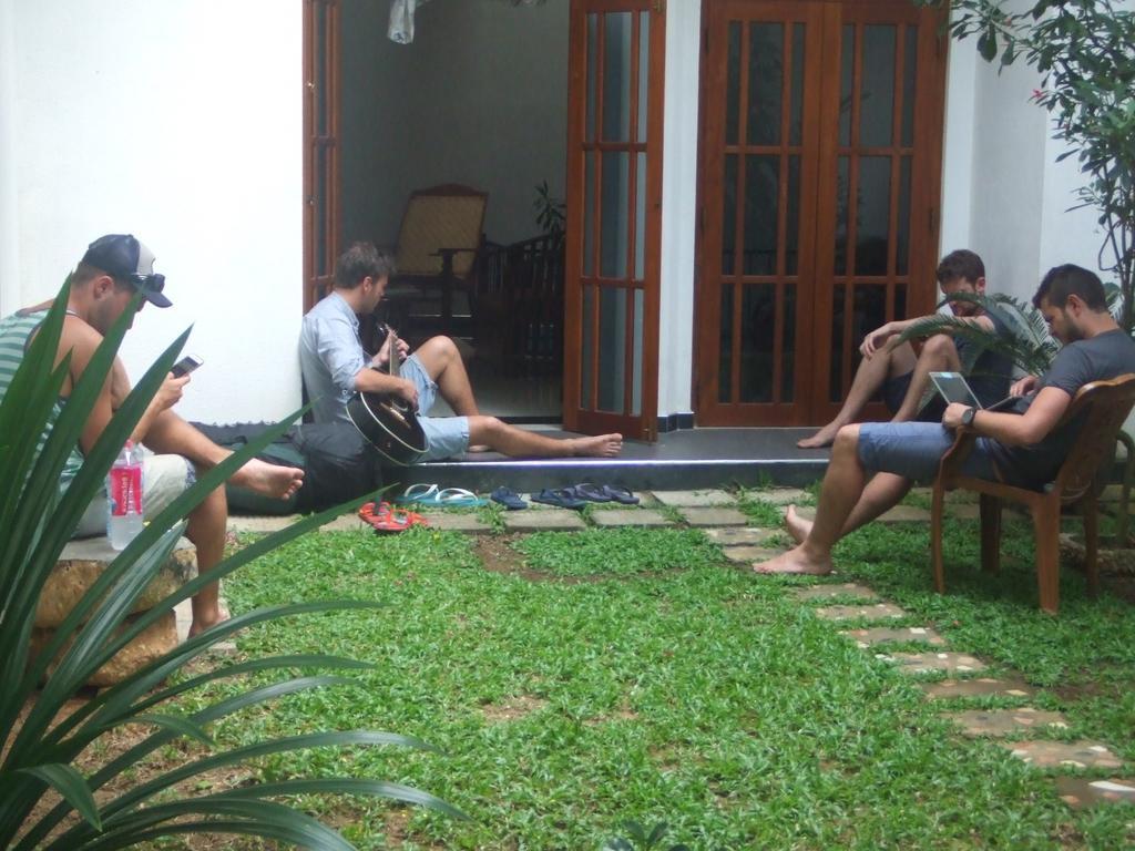 Sunny Side 89 Hotel Galle Buitenkant foto